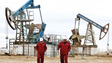 Oil prices extend losses 