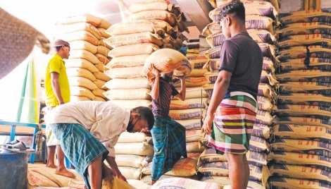 Oil, flour, onion prices fall in wholesale market 