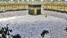 Maskless pilgrims launch largest hajj of Covid era 