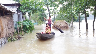 Climate refugees flee as Bangladesh villages washed away