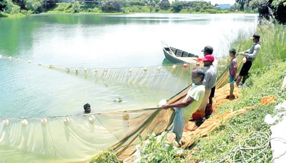 Fishing to resume in Kaptai Lake after 108-day ban 