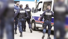 French police fire on fleeing suspects, killing one 
