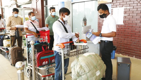 Govt plans to send 8.10 lakh workers abroad in FY23 