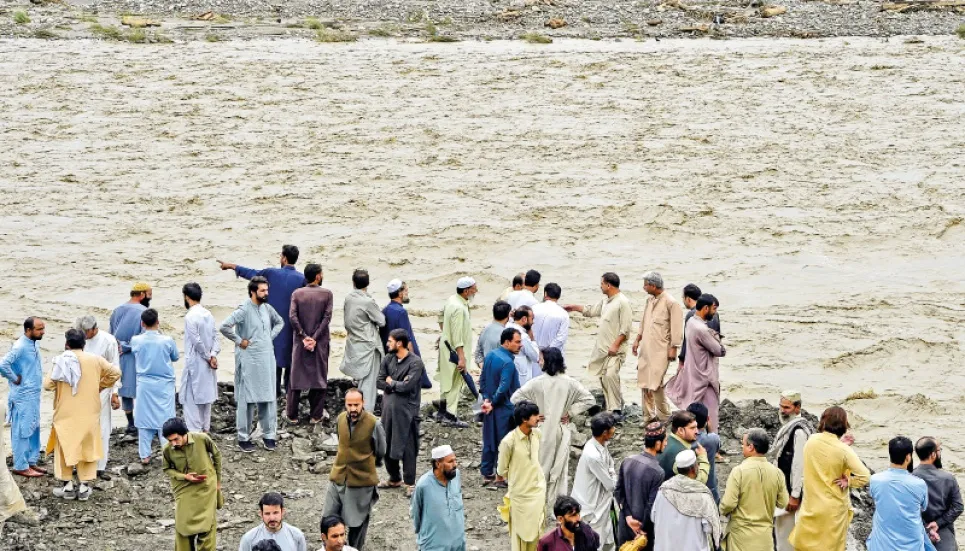 Pakistan orders thousands to evacuate near flood-swollen rivers 