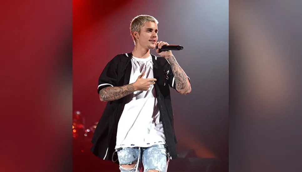 Justin Bieber scraps world tour over health issues 