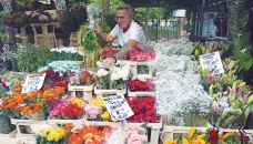 Florists prepare for soaring sales ahead of queen’s funeral