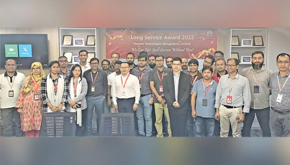 Huawei recognises its employees for long service