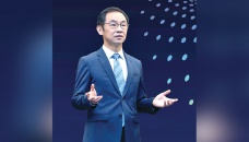 Huawei to invest $300m for global partners 