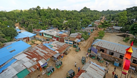 Land grabbers trap poor people at Jungle Salimpur 