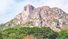 The giant rock that defines Hong Kong 