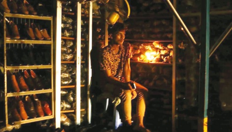 People suffer despite lower electricity demand at weekend 