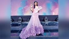 Shela receives Model Star Award in South Korea