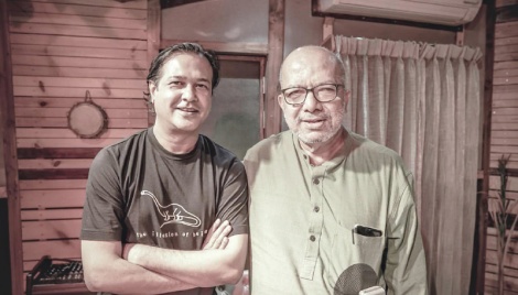 Asif sings maiden duet with Kabir Suman 