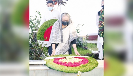 PM pays homage to Bangabandhu, four nat’l leaders 