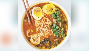 Ramen: Spicy noodle soup 