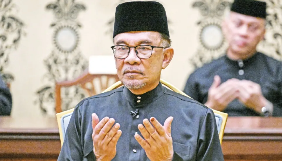 Anwar Ibrahim sworn in as Malaysia PM 