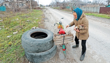 Winter brings more misery to devastated Ukrainian village 
