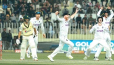 England shine in fading light to down Pakistan 