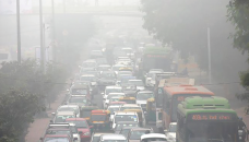 New Delhi fog disrupts air and rail travel