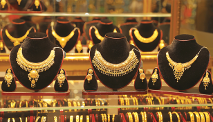 Gold price drops by Tk 1,750 per bhori