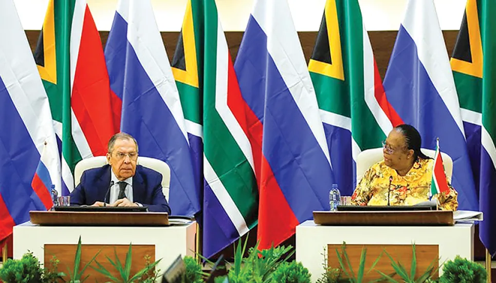 Controversial welcome for Lavrov gets in S Africa