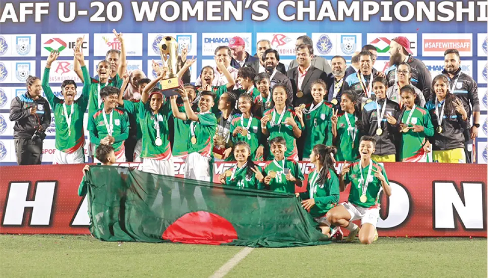 Girls bring another South Asian crown