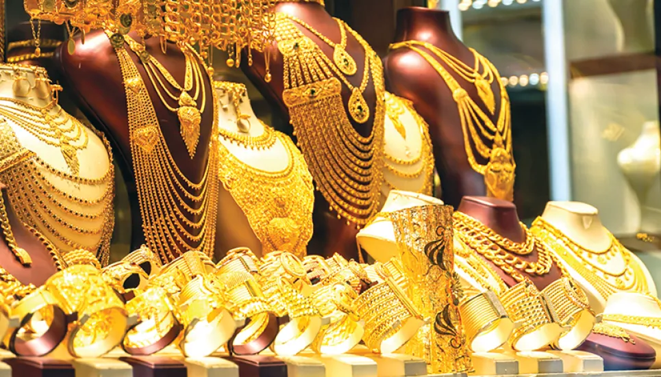 Gold price hits record high of Tk106,376 a bhori