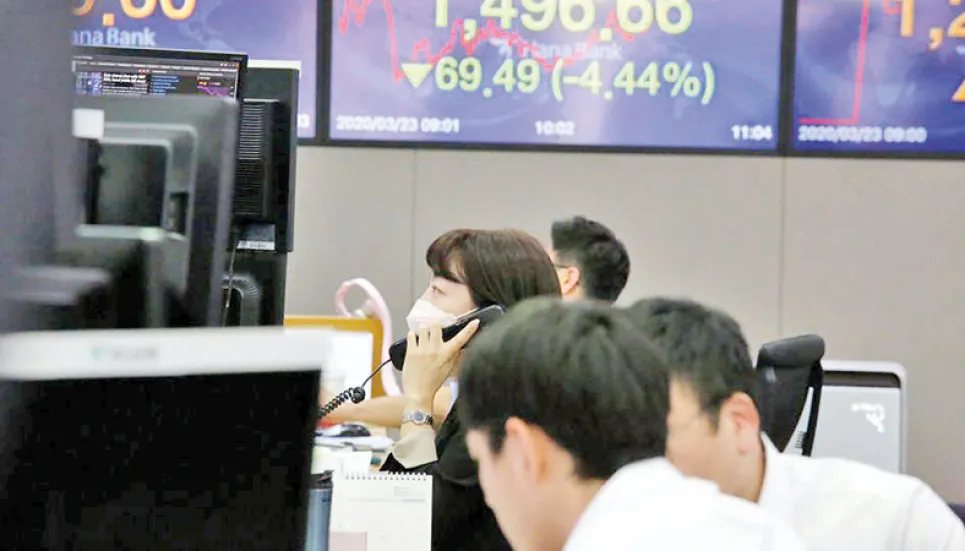 Global shares edge higher ahead of US inflation data, yen firms