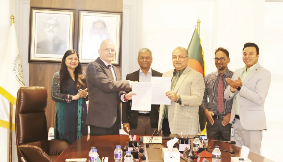 BSEC, IFC sign co-op agreement