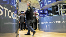 Shares flatline as debt limit talks keep investors on edge