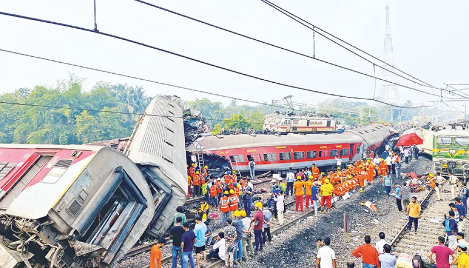 Trains resume service 51 hours after deadly India crash
