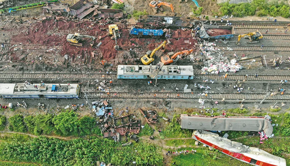 India train crash linked to signal system failure