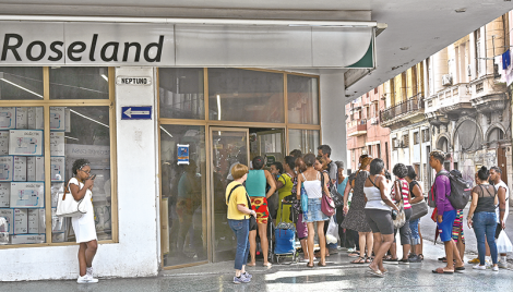 Small shops boom as Cuban private sector takes hold