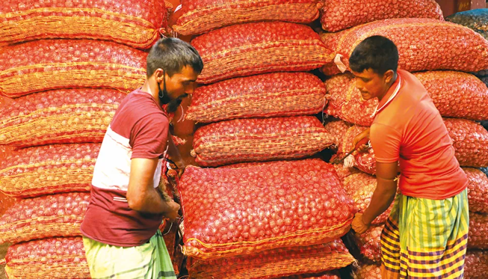 Onion prices on declining trend in wholesale, retail markets 