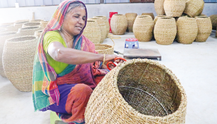 Cattail rope handicrafts benefit rural women