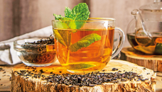 Nettle Leaf Tea: Health Benefits, Side Effects, and Recipes