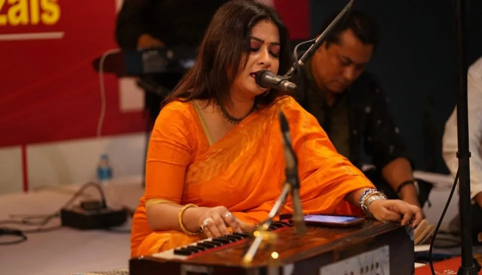 Manzurul, Somdutta enchant audience with Geet, Ghazal