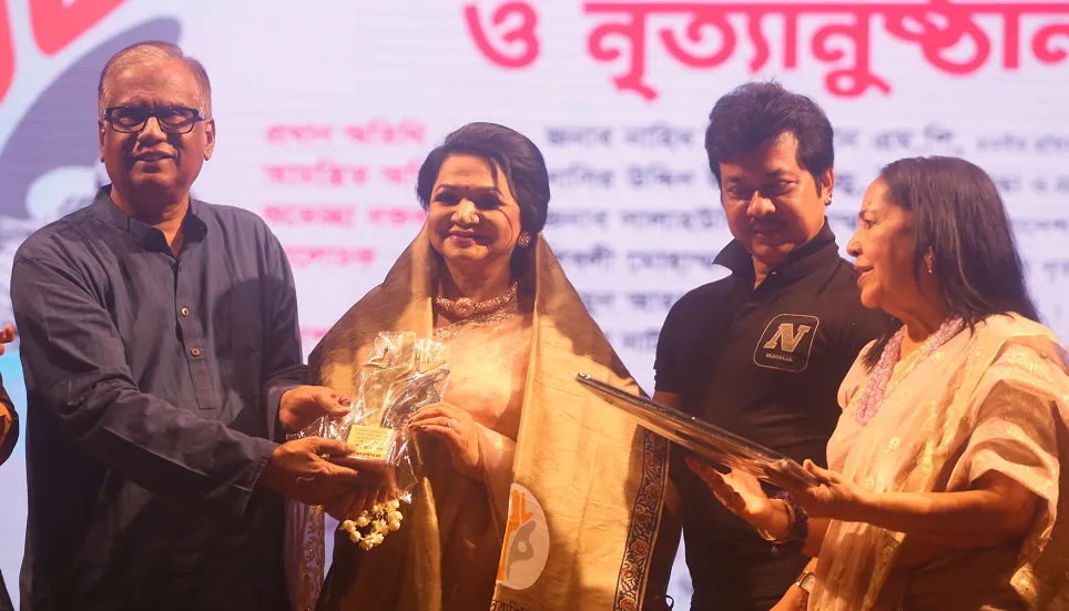 Shamim Ara Nipa honoured on Int’l Dance Day
