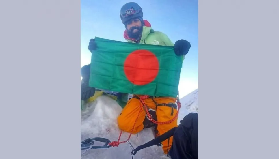 Ctg's Babar becomes latest Bangladeshi to conquer Everest