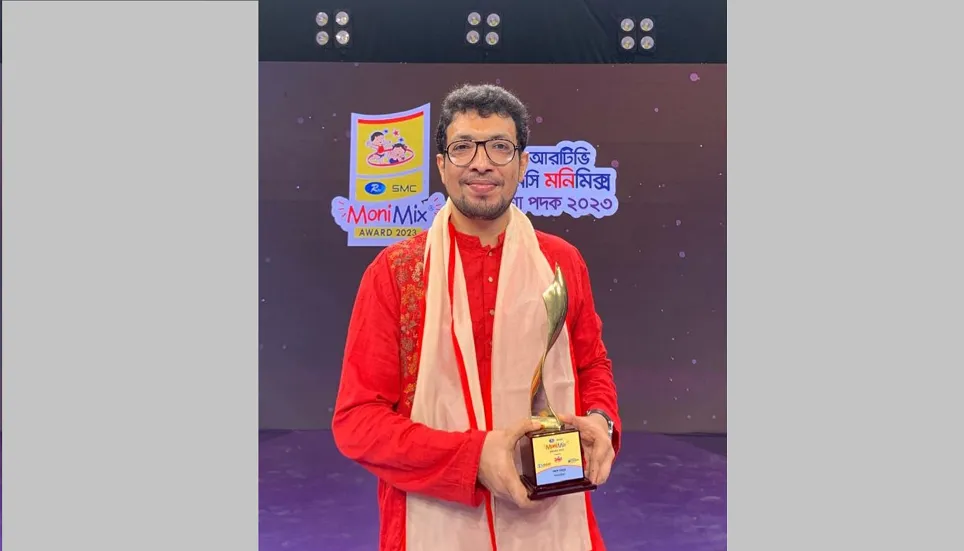 Palash Mahbub honoured with RTV-SMC Monimix Prerna Padak 