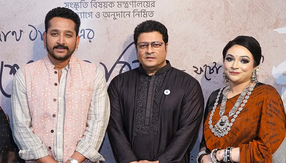  Parambrata, Sreya attend photo story exhibition for Tagore's ‘Shesher Kobita’