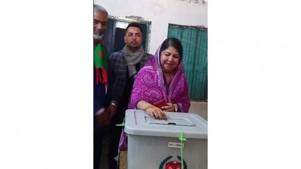 Speaker Dr Shirin Sharmin casts vote in Pirganj