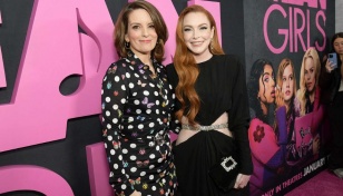Lindsay Lohan surprises fans at 'Mean Girls' musical premiere