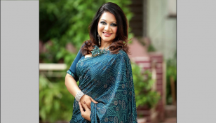 Ankhi Alamgir spreads charm as a model