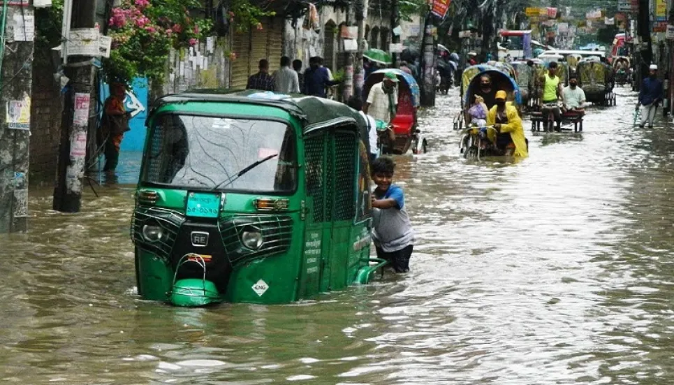 Overnight rain leads to waterlogging in Dhaka