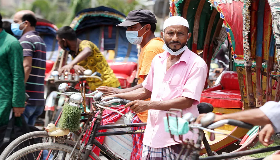 Rickshaw-pullers rue restriction in lockdown