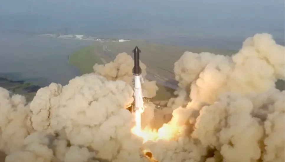 SpaceX Starship explodes during first flight test