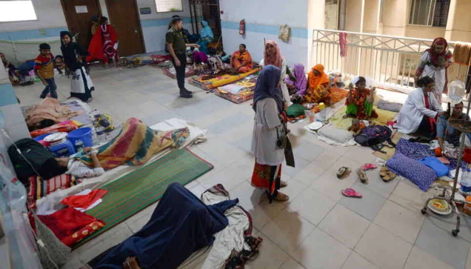 One dengue patient dies, 685 hospitalised in 24hrs