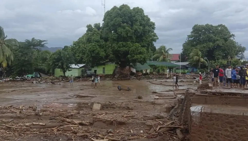 Heavy rains trigger landslide, floods in Indonesia; 44 dead