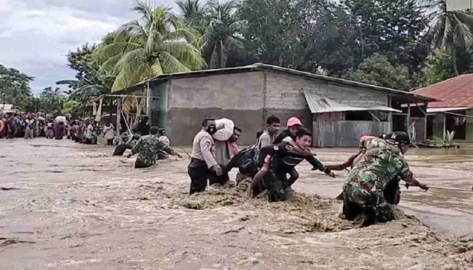 Indonesia landslides: Death toll climbs to 126, dozens missing